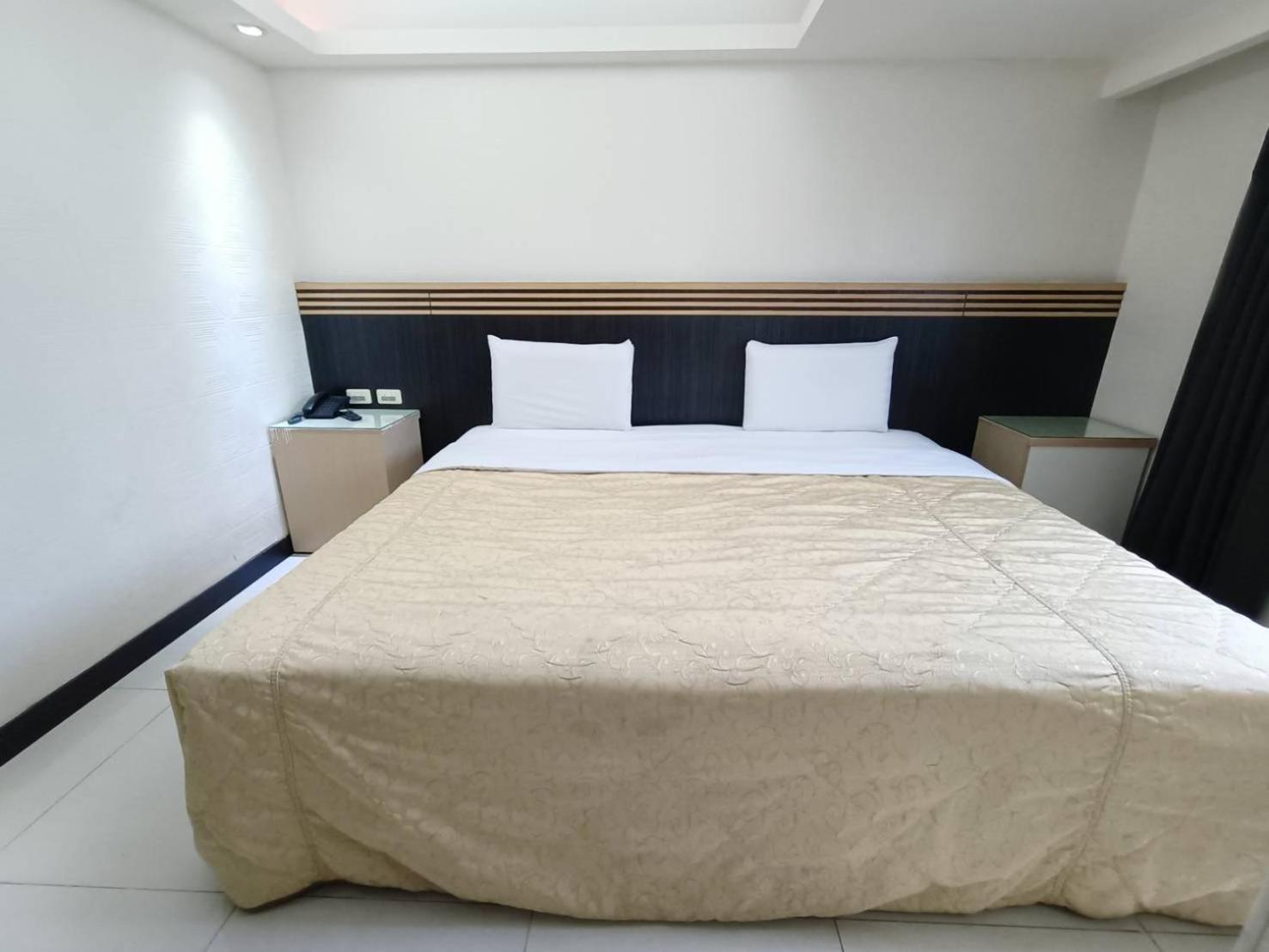 Guide Hotel Taoyuan Fuxing Стая снимка