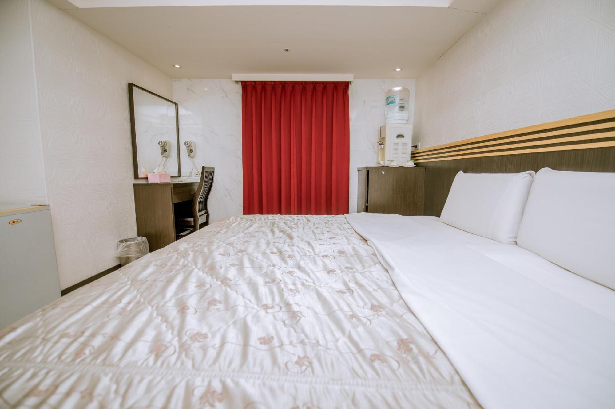 Guide Hotel Taoyuan Fuxing Стая снимка